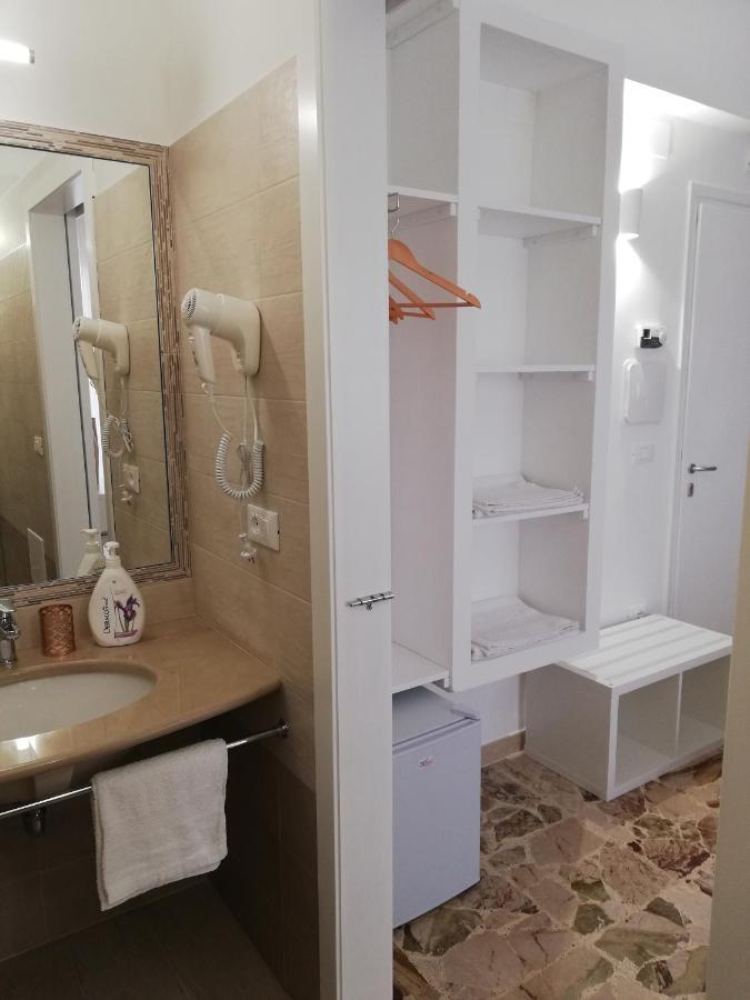 Ostuni Crispi House Otel Dış mekan fotoğraf