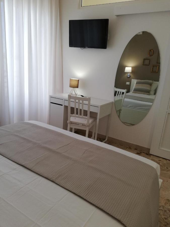Ostuni Crispi House Otel Dış mekan fotoğraf